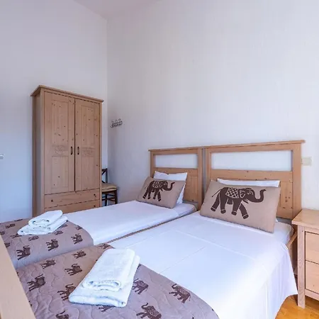بيت للعطل In Mit Privatem Pool Butkovići